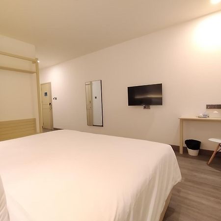 True Blue Hotel Menteng ジャカルタ エクステリア 写真