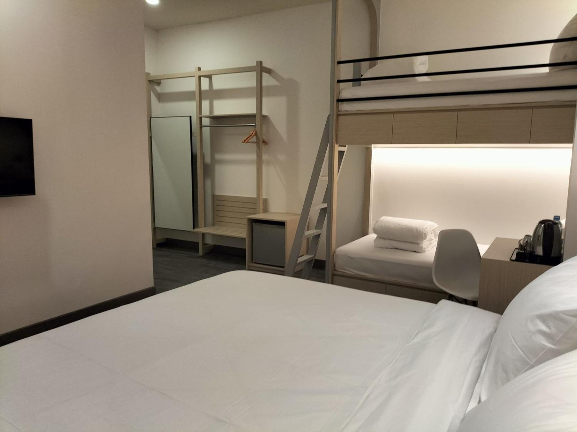 True Blue Hotel Menteng ジャカルタ エクステリア 写真