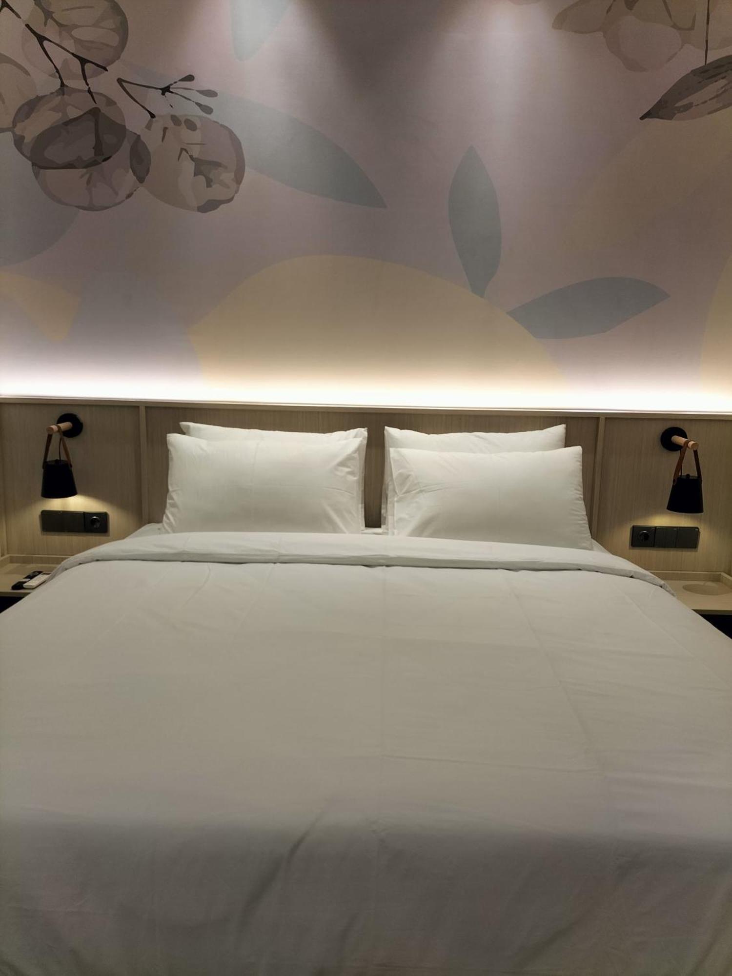 True Blue Hotel Menteng ジャカルタ エクステリア 写真
