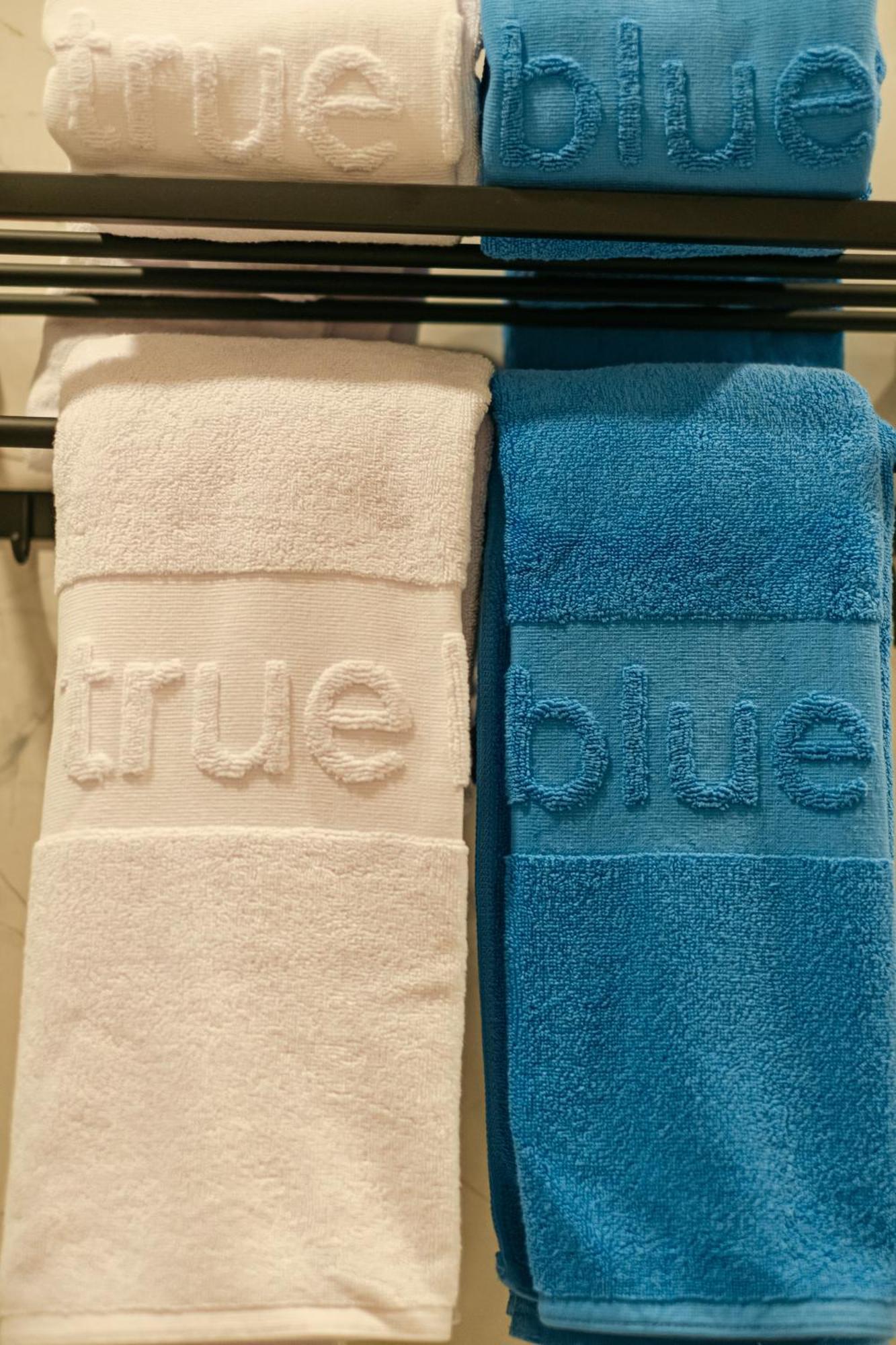 True Blue Hotel Menteng ジャカルタ エクステリア 写真
