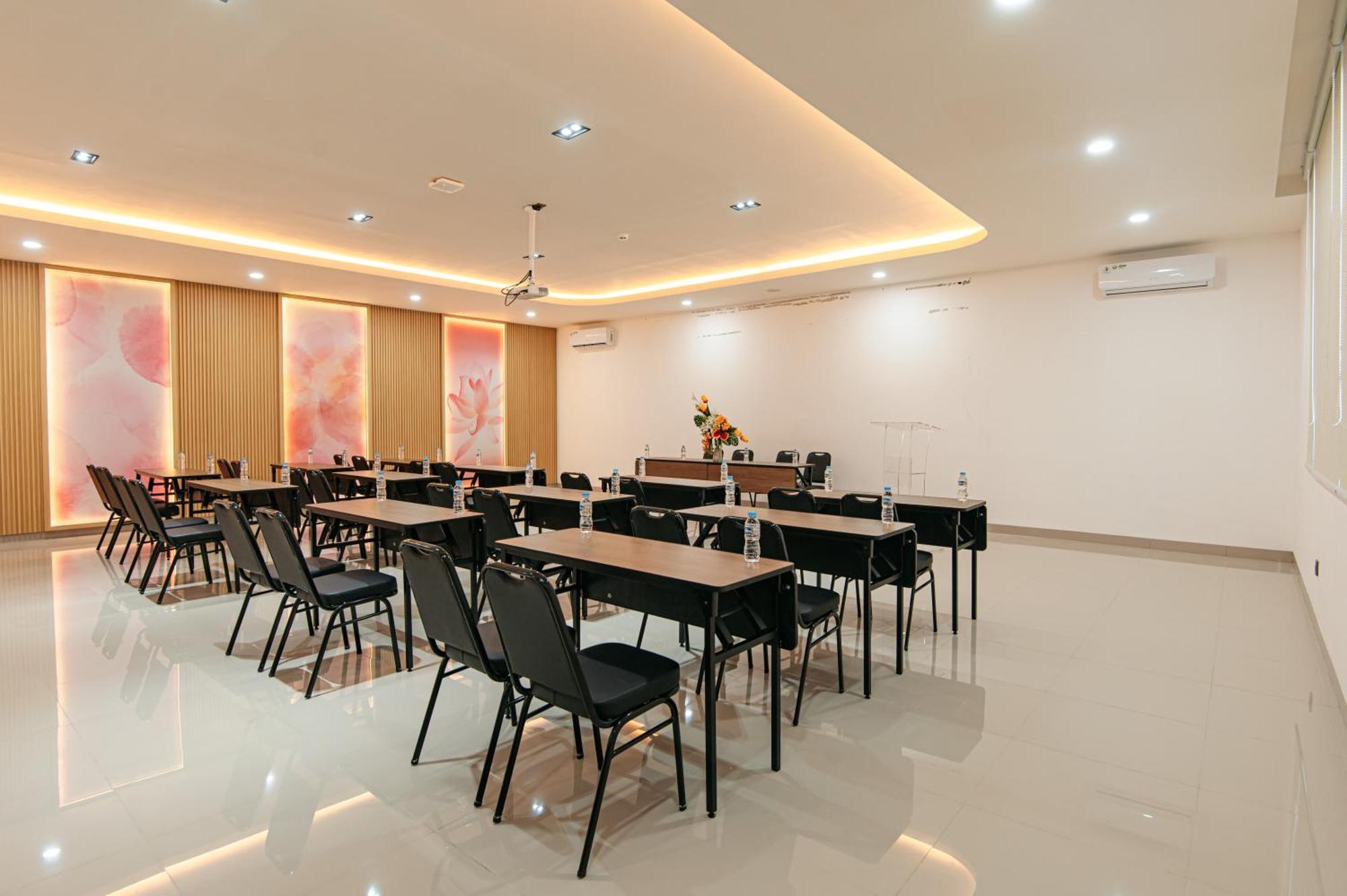True Blue Hotel Menteng ジャカルタ エクステリア 写真