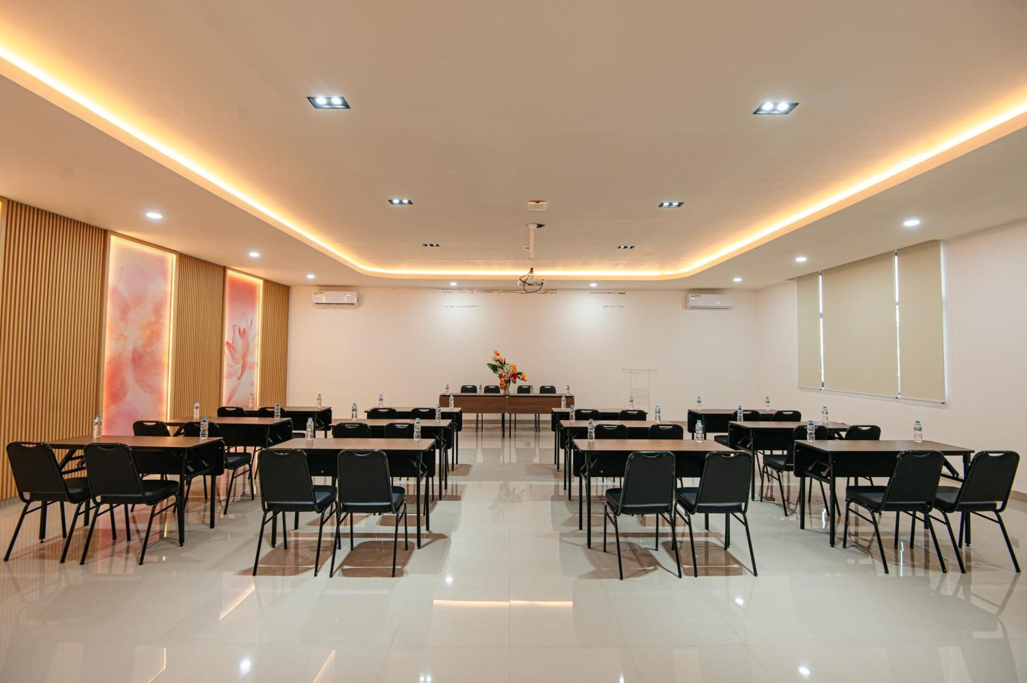 True Blue Hotel Menteng ジャカルタ エクステリア 写真