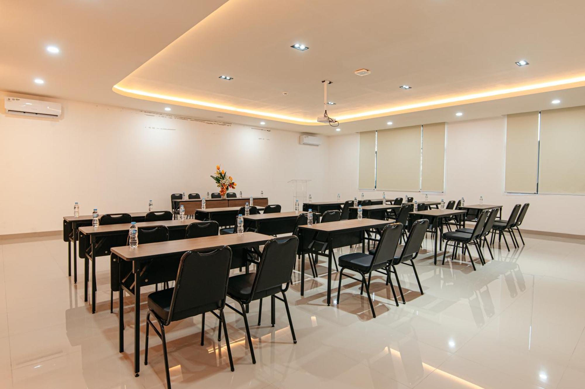 True Blue Hotel Menteng ジャカルタ エクステリア 写真