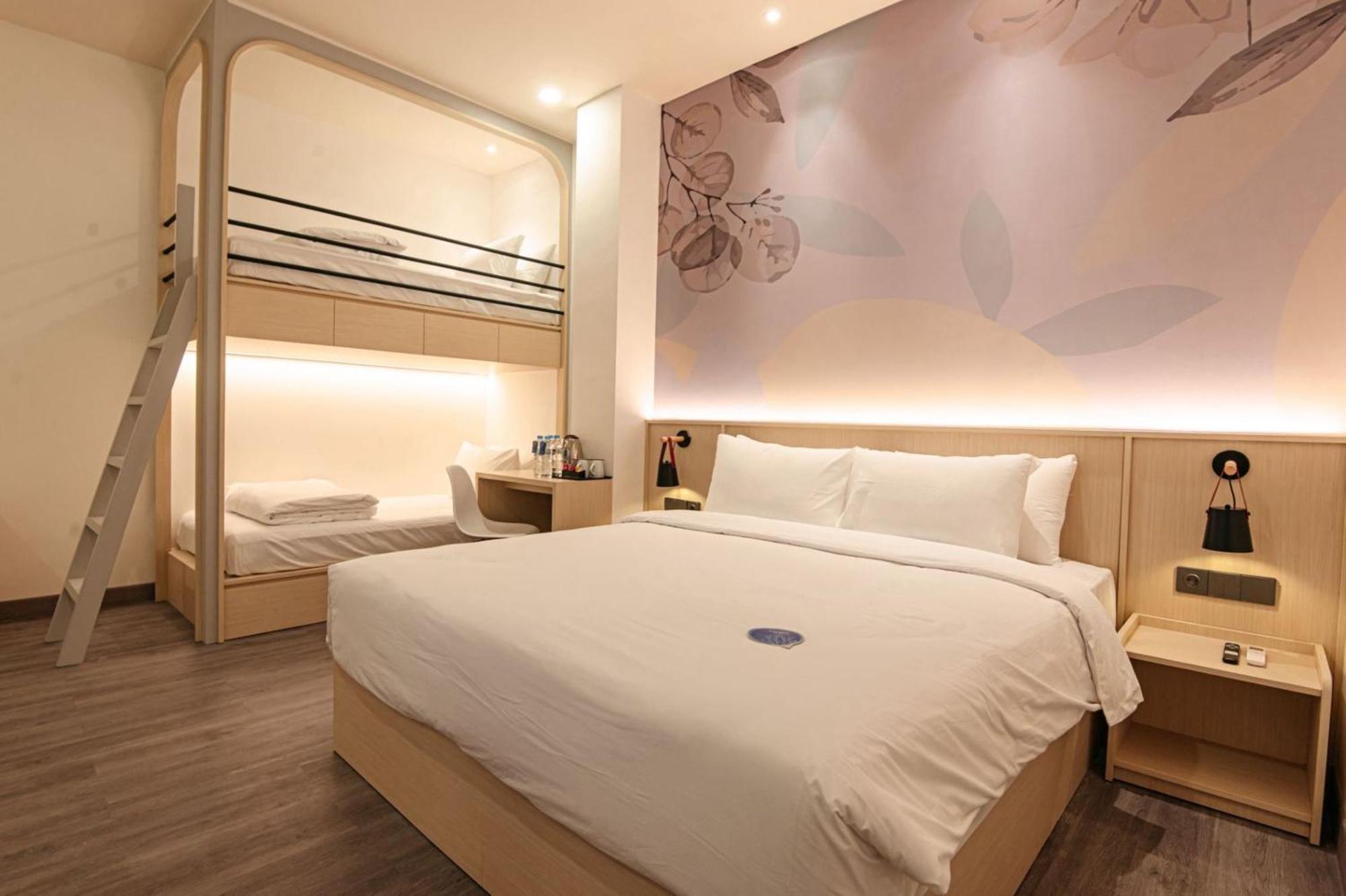 True Blue Hotel Menteng ジャカルタ エクステリア 写真