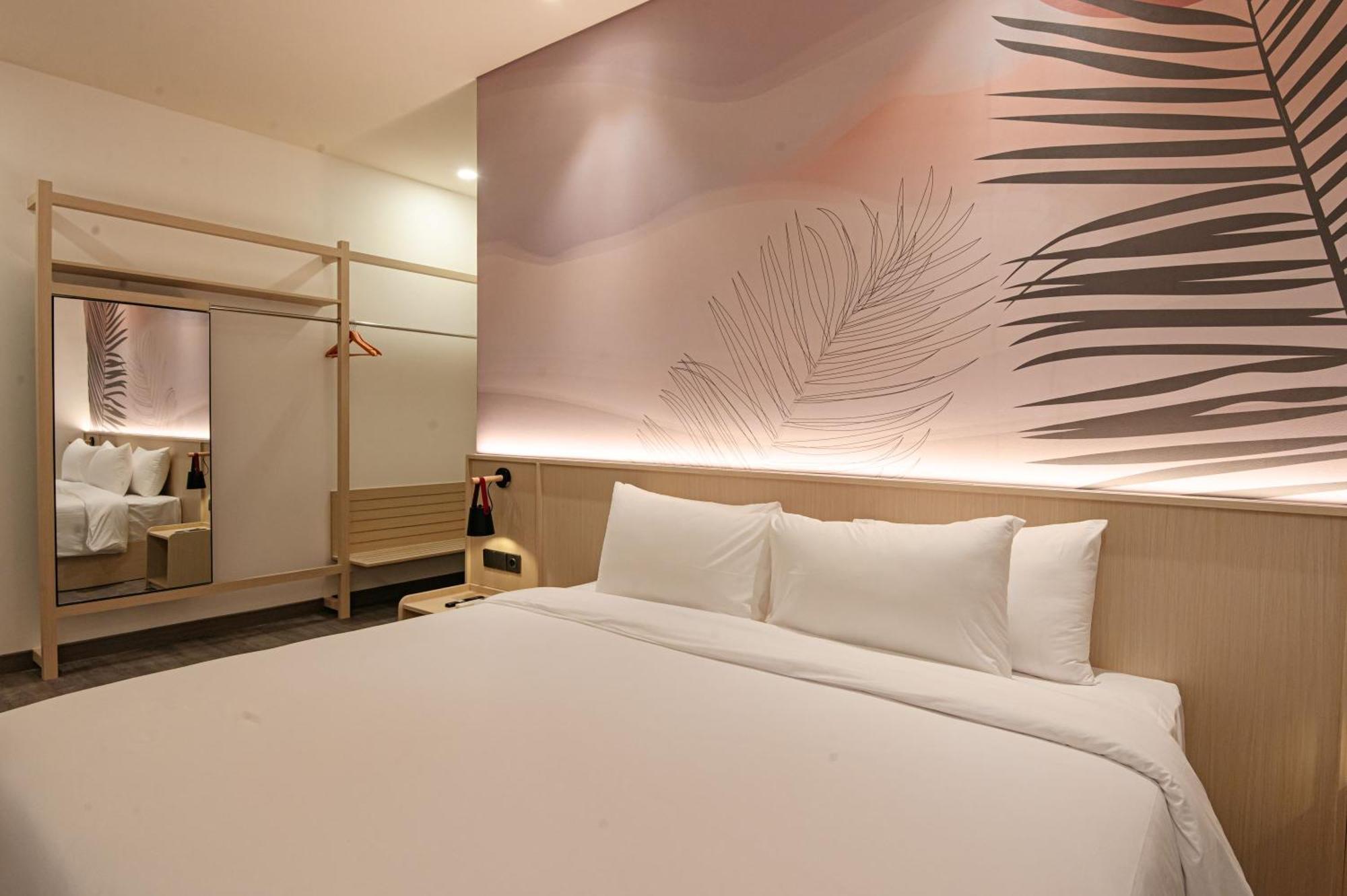 True Blue Hotel Menteng ジャカルタ エクステリア 写真